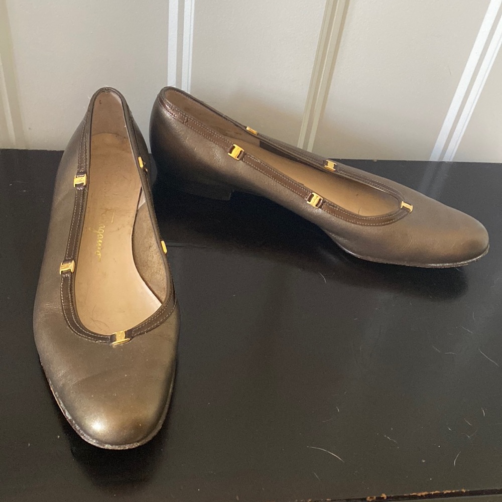 FERRAGAMO Vintage Bronze flats.  Size 8.5 AAAA